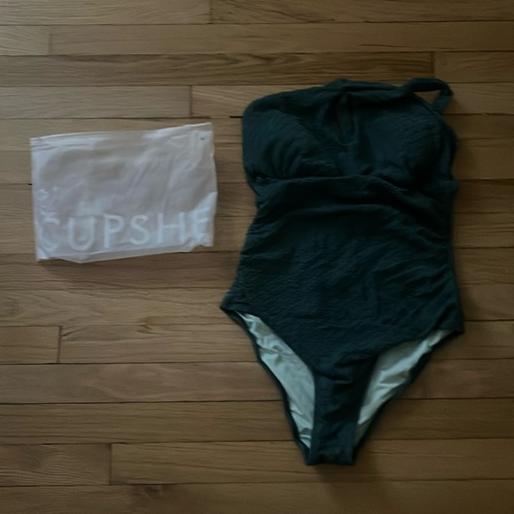 Cupshe one piece green bathing suit size large NWT - Picture 1 of 7
